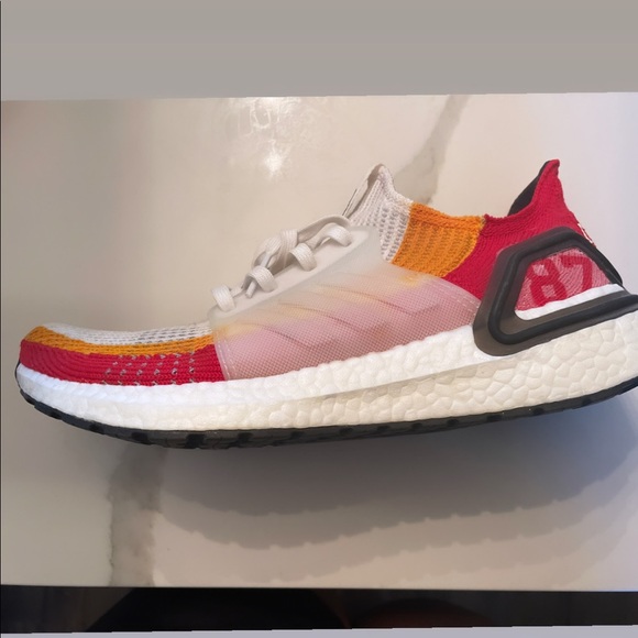 Chiefs custom ultra boosts- brand new! - Picture 3 of 8